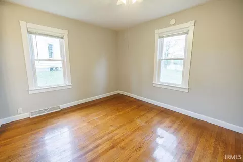 Bedroom - 1176 W Popcorn Rd, Bloomington, IN 47403 photo 5 of 8