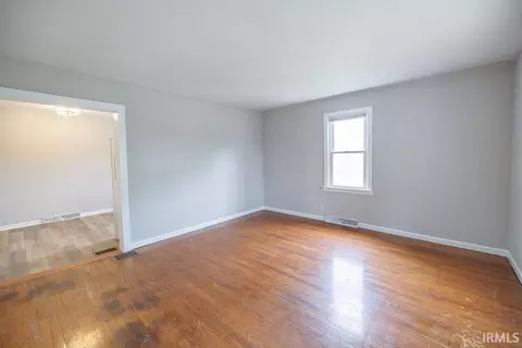 Living - 1176 W Popcorn Rd, Bloomington, IN 47403 photo 3 of 3