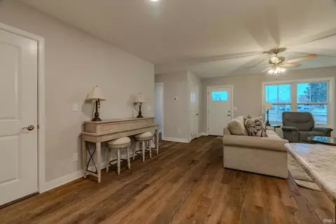 Entry Way - 19 Conner St, Wabash, IN 46992 photo 1 of 5