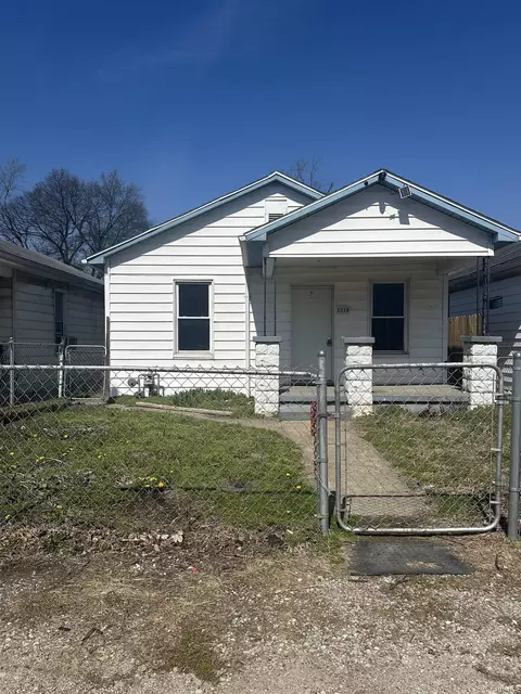 1513 Dresden St, Evansville, IN 47710