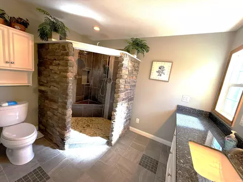 Bath - 590 Yockey Rd, Mitchell, IN 47446 photo 2 of 3