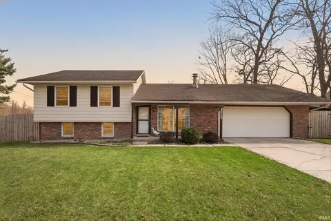 4024 Glenview Dr, South Bend, IN 46628