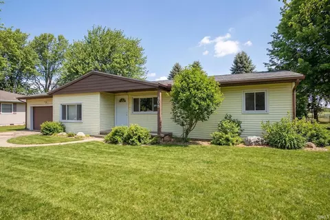 408 W Harrison St, Mentone, IN 46539