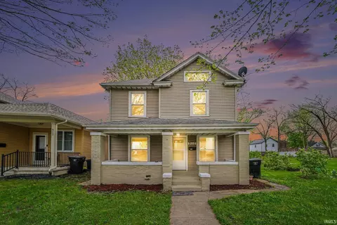 910 Sherman Ave, South Bend, IN 46616