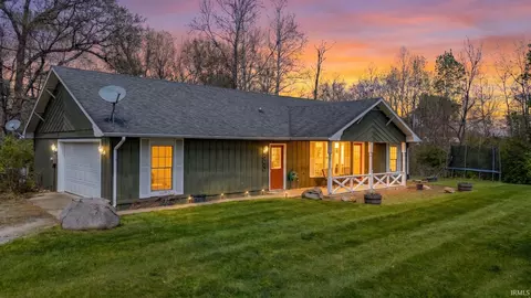 88 W Redelmans Lake Dr, New Castle, IN 47362