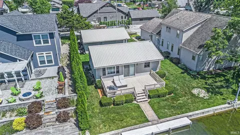 10461 N Moore St, Syracuse, IN 46567