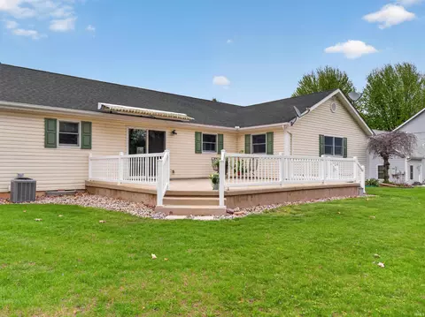 Exterior - 4693 E Sunset Dr, Syracuse, IN 46567 photo 3 of 7