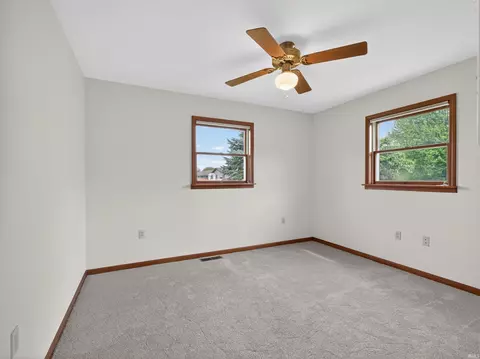 Bedroom - 4693 E Sunset Dr, Syracuse, IN 46567 photo 7 of 8