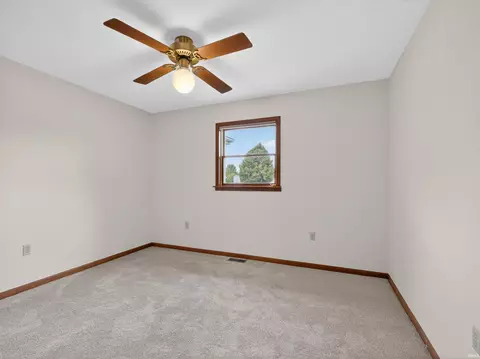 Bedroom - 4693 E Sunset Dr, Syracuse, IN 46567 photo 4 of 8