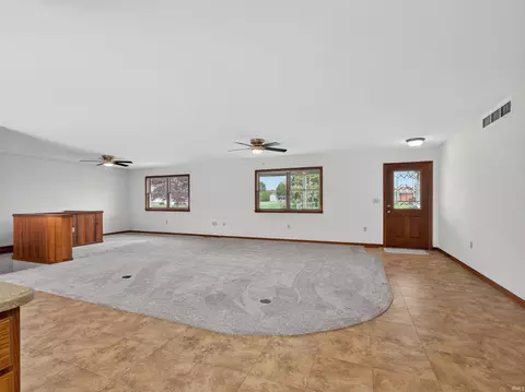 Living - 4693 E Sunset Dr, Syracuse, IN 46567 photo 3 of 5