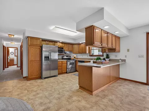 Kitchen - 4693 E Sunset Dr, Syracuse, IN 46567 photo 1 of 2