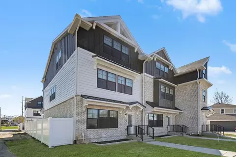 710 Turnock St, South Bend, IN 46617