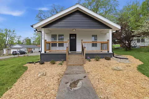2428 S Broadview Dr, Bloomington, IN 47403