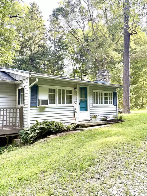 320 Lane 110, Hamilton, IN 46742