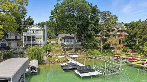 6955 Wn Lake Gage Dr, Angola, IN 46703