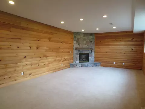 Living - 19341 Yoder Dr, Goshen, IN 46528 photo 3 of 4