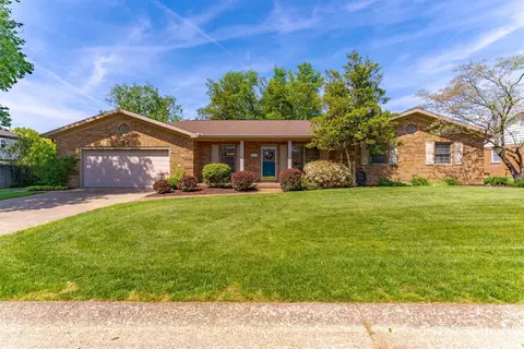 5497 E Sherwood Dr, Newburgh, IN 47630