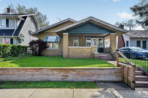 1958 Beverly Pl, South Bend, IN 46616