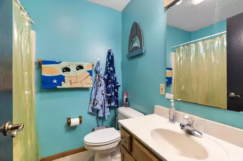 Bath - 202 Heritage Dr, Delphi, IN 46923 photo 2 of 2