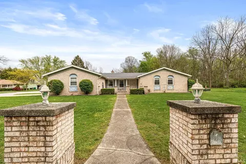 404 Terry Ln, Mishawaka, IN 46544