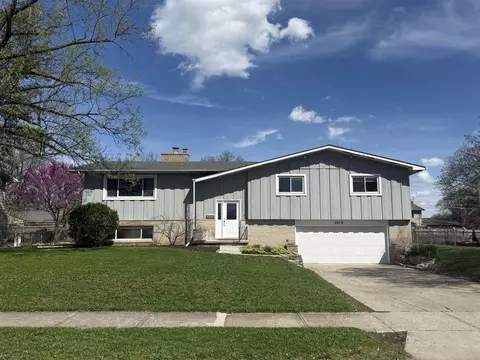 5616 Dartmouth Dr, Fort Wayne, IN 46825