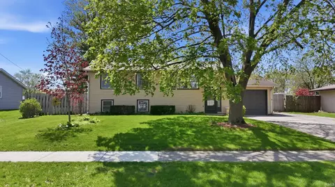 1412 Berwick Ln, New Haven, IN 46774