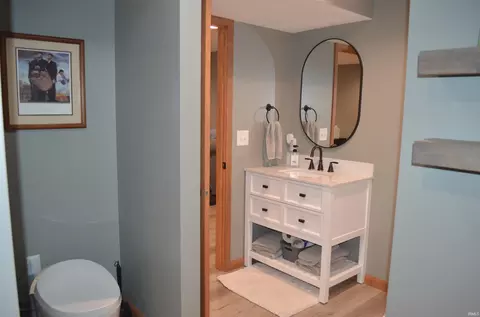 Bath - 4660 E Cardinal Dr, Syracuse, IN 46567 photo 3 of 3