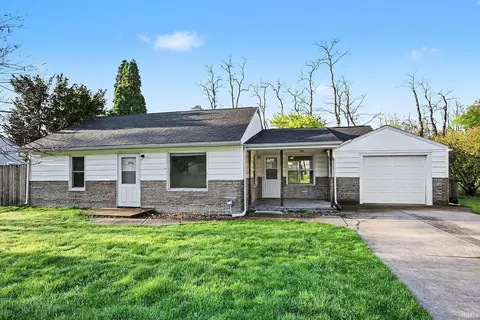 1904 E Hartman Dr, South Bend, IN 46617