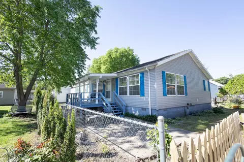 609 South St, New Harmony, IN 47631