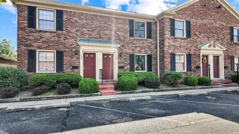 102 Hampton Dr, Evansville, IN 47715