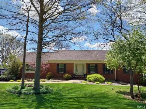 1502 Brookview Blvd, Kendallville, IN 46755