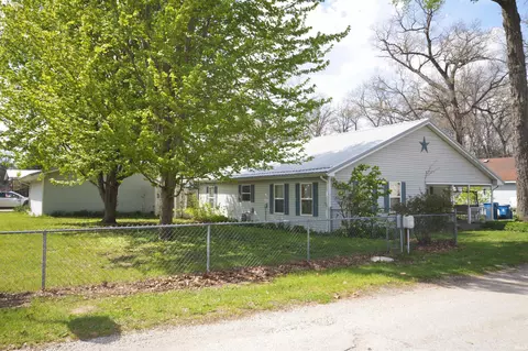 7765 N Tecumseh Dr, Walkerton, IN 46574