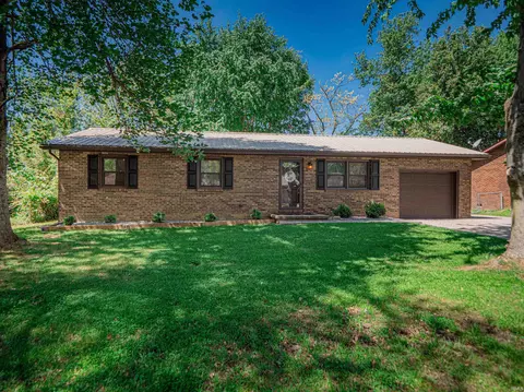 516 N Grant St, Chandler, IN 47610