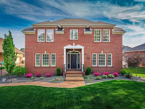 10411 Lauren Ct, Newburgh, IN 47630