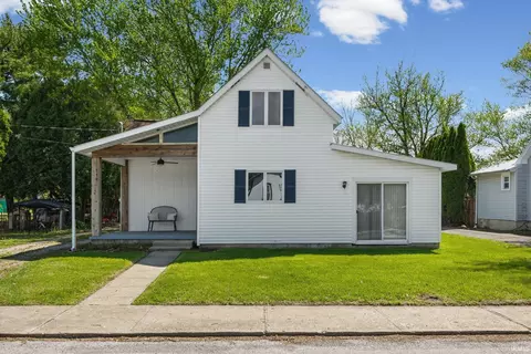 59 W White St, Frankfort, IN 46041