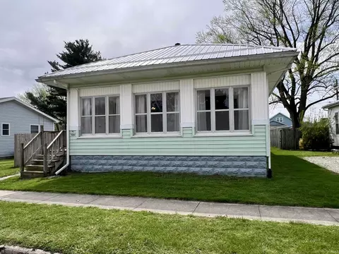 205 W South St, Argos, IN 46501