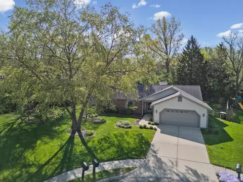 240 Bluejay Ct, West Lafayette, IN 47906