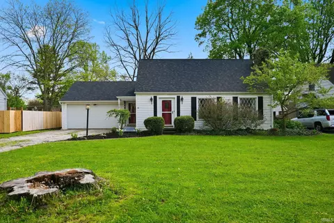 1242 Somerset Ln, Fort Wayne, IN 46805