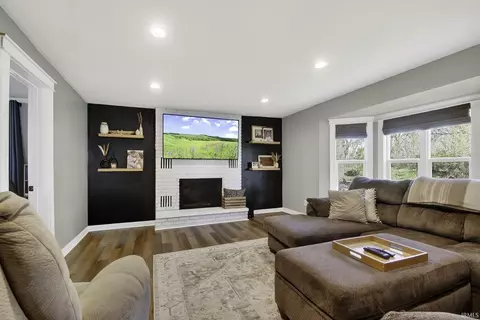 Living - 3998 E 200 S, Bluffton, IN 46714 photo 1 of 2