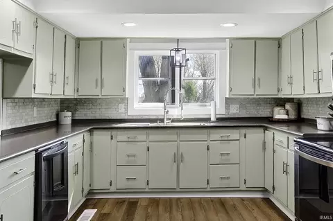 Kitchen - 3998 E 200 S, Bluffton, IN 46714 photo 1 of 4