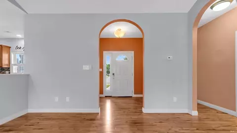 Entry Way - 3901 W Geranium Ln, Bloomington, IN 47404 photo 1 of 3