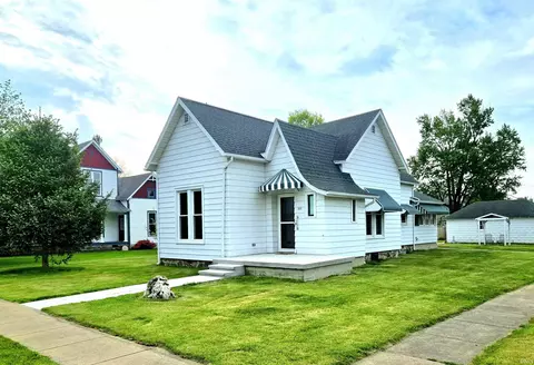 401 E 3rd St, Brookston, IN 47923