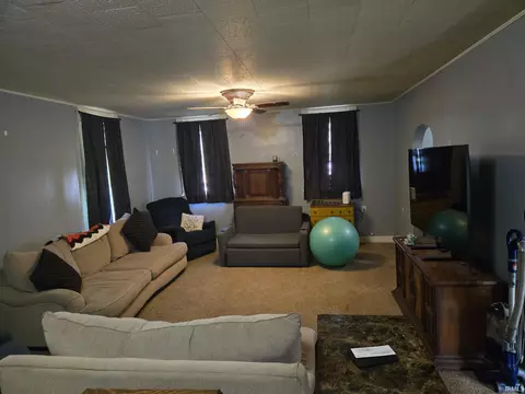 Living - 401 E 3rd St, Brookston, IN 47923 photo 1 of 1