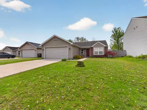 9516 Golden Oak Dr, Fort Wayne, IN 46835