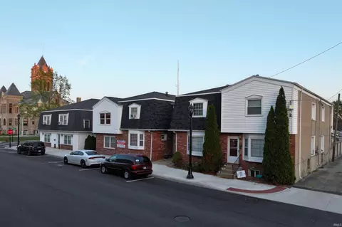 101 W Main St, Winamac, IN 46996