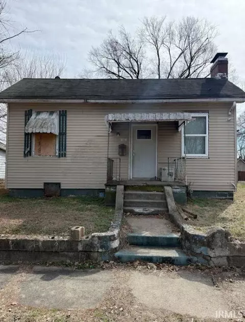 817 N 11th St, Vincennes, IN 47591