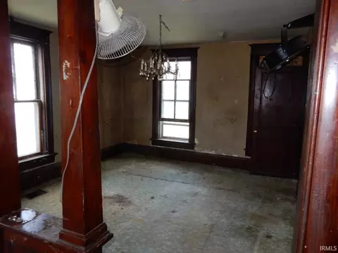Living - 304 W Section St, Claypool, IN 46510 photo 2 of 4