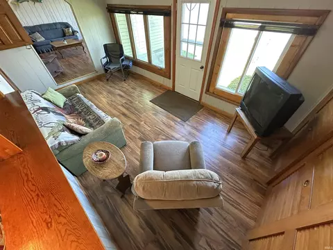 Living - 4863 Elmer Girtz Dr, Monticello, IN 47960 photo 6 of 8