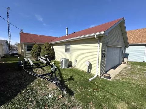 Exterior - 4863 Elmer Girtz Dr, Monticello, IN 47960 photo 4 of 6