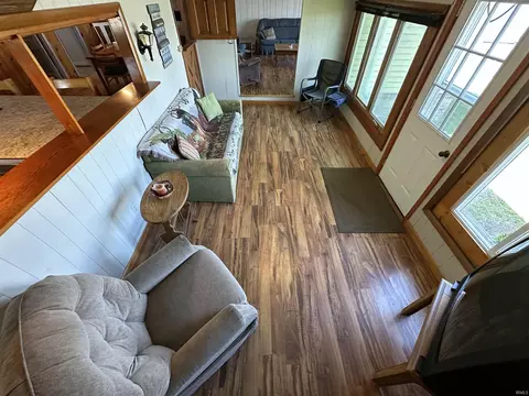 Living - 4863 Elmer Girtz Dr, Monticello, IN 47960 photo 4 of 8